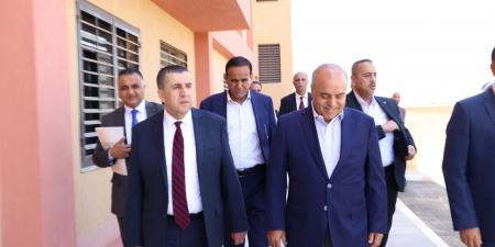 زيارة ميدانية لوزير التعليم العالي يرافقه رئيس جامعة البلقاء إلى قضاء مليح في محافظة مادبا لمعاينة الموقع المقترح لإنشاء كلية مادبا التقنية - اخبارك الان
