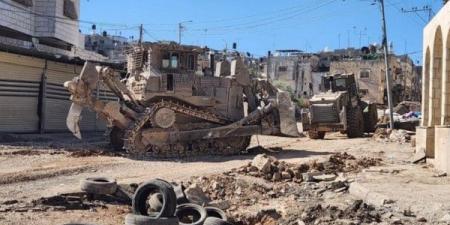 عدوان الاحتلال على مدينة طولكرم ومخيميها يدخل يومه الـ98 - اخبارك الان