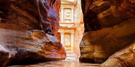 عودة الحركة السياحية في البترا بشكل طبيعي بعد حالة عدم الاستقرار الجوي - اخبارك الان
