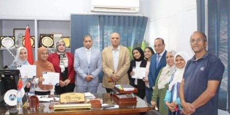 وكيل تعليم الجيزة يكرم المبدعين في المسابقة الدولية للعلوم والهندسة ISEF - اخبارك الان