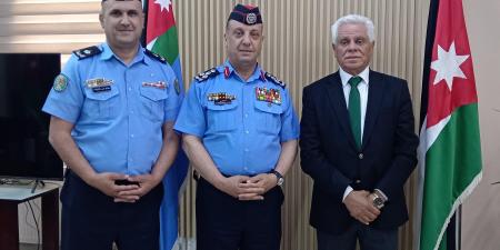 مدير شرطة البلقاء يُكرم عمال الوطن في بلدية السلط الكبرى بمناسبة عيد العمال - اخبارك الان
