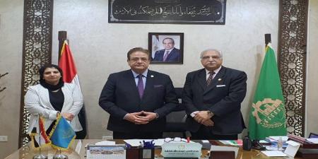مدير تعليم القليوبية يستقبل نائب رئيس جامعة بنها الأهلية - اخبارك الان