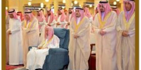 أمير منطقة الرياض ونائبه يؤديان صلاة الميت على صاحبة السمو الملكي الأميرة جواهر بنت بندر بن محمد بن عبدالعزيز آل سعود - اخبارك الان
