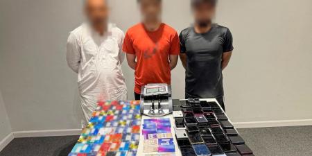 شرطة دبي تضبط 3 عصابات تحتال على عملاء البنوك هاتفياً - اخبارك الان