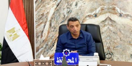 محافظ السويس في اجتماعه الأسبوعي: التعاون أساس النجاح.. والتنسيق لإنجاز أي مهام - اخبارك الان