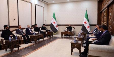 وزير الدفاع يلتقي وفداً من رجال الدين والأكاديميين المسيحيين - اخبارك الان