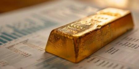 تراجع الدولار يدفع أسعار الذهب للصعود عند تسوية تعاملات الثلاثاء - اخبارك الان