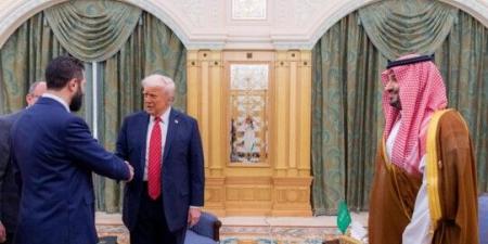 الشرع من التباهي بمبايعة البغدادي والظواهري إلى مصافحة ترامب؟! - اخبارك الان