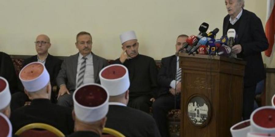 وليد جنبلاط في لقاء استثنائي بدار الطائفة الدرزية: حفظ الإخوان يكون برفض التدخل الإسرائيلي - اخبارك الان