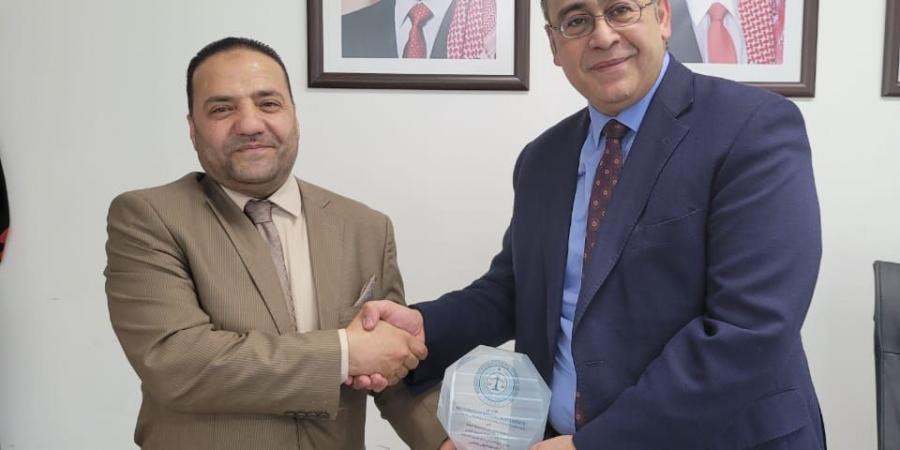 الأمين العام للمنظمة العالمية للتحكيم الدولي والرقمي يزور ادارة قضايا الدولة - اخبارك الان