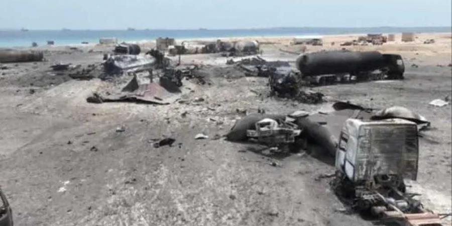 الحوثيون يعلنون استئناف العمل في ميناء الحديدة رغم الغارات الأمريكية والإسرائيلية - اخبارك الان