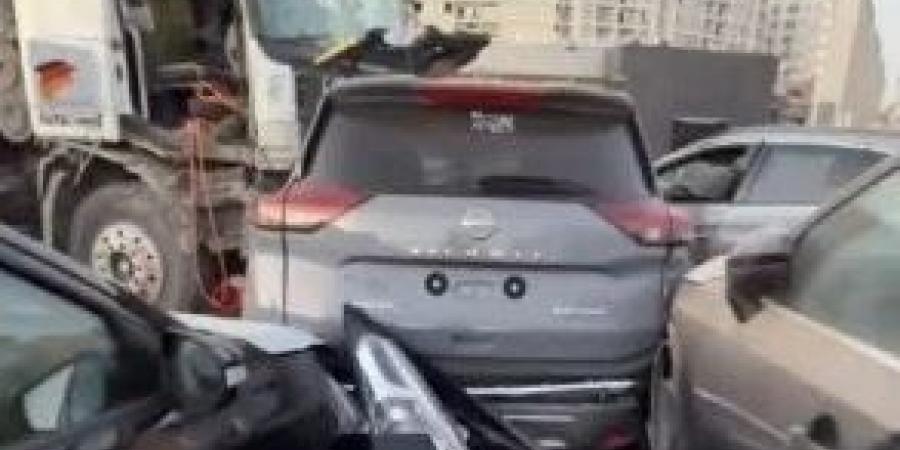 المعمل الجنائي يكشف خسائر حادث تحطم معرض سيارات بالقطامية - اخبارك الان