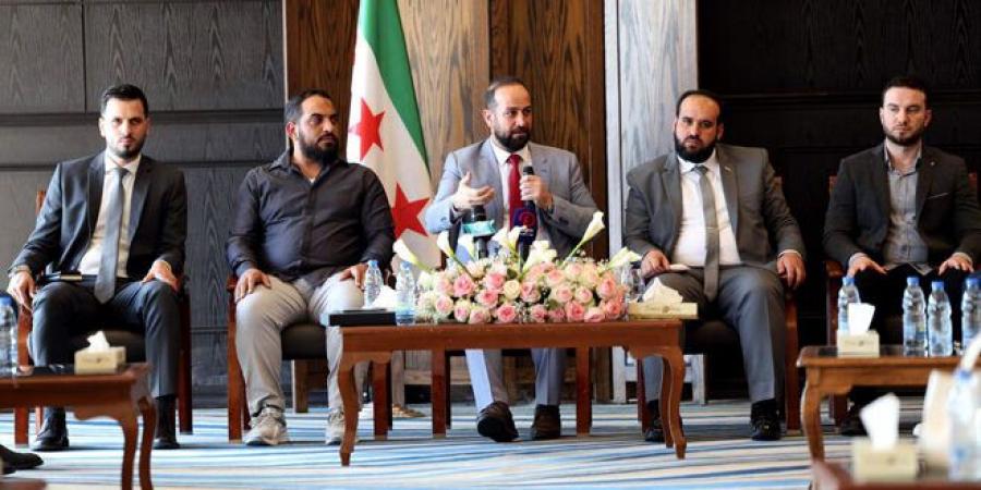 وزير الإعلام يبحث مع وزير التنمية الإدارية وصحفيين وفنانين تطوير ‏المؤسسات الإعلامية ودور الفن في المجتمع‏ - اخبارك الان