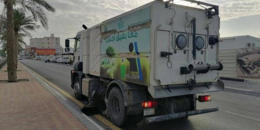 بقيق ترفع 69 ألف طنا من الأنقاض و51 ألف طنا من النفايات - اخبارك الان