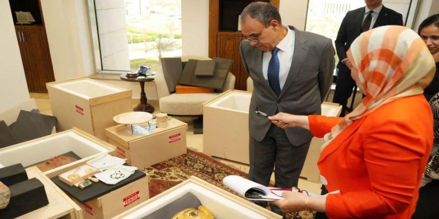 مصر تسترد من الولايات المتحدة 25 قطعة أثرية أخرجت بطرق غير مشروعة - اخبارك الان