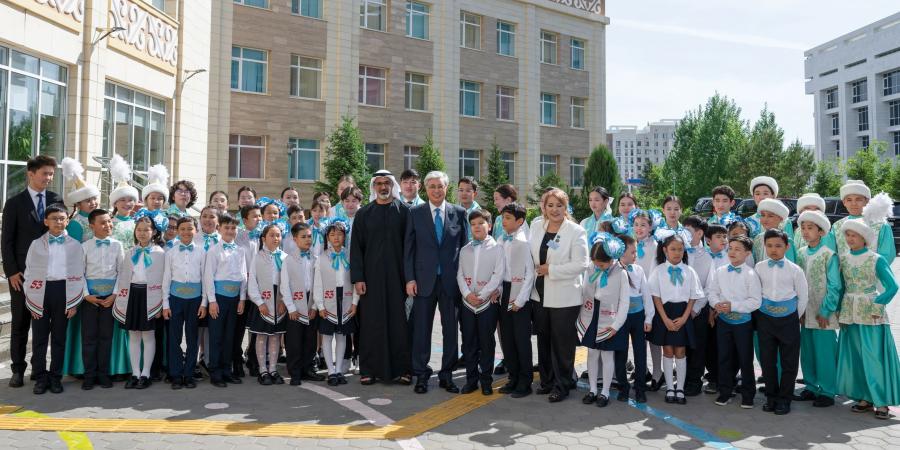 خالد بن محمد بن زايد يزور مدرسة الشيخ خليفة بن زايد آل نهيان في أستانا - اخبارك الان