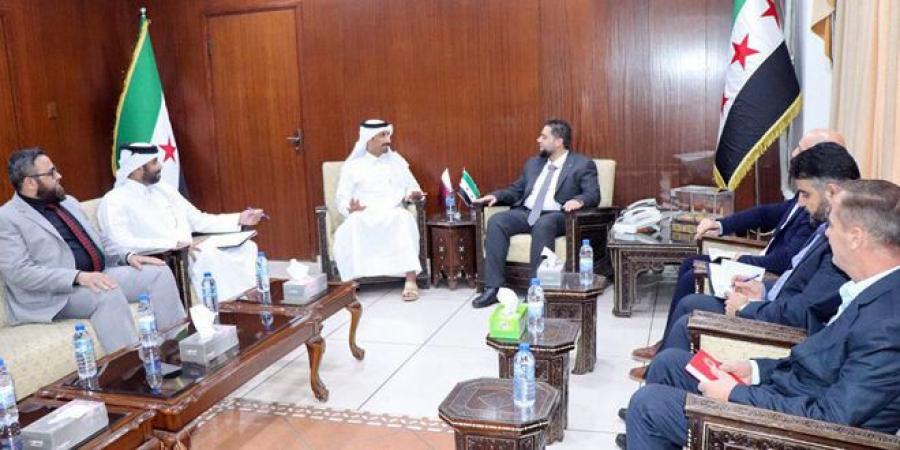 الوزير عبد الرزاق يبحث مع القائم بأعمال السفارة القطرية التعاون في مجال الإسكان والاستثمار العقاري - اخبارك الان
