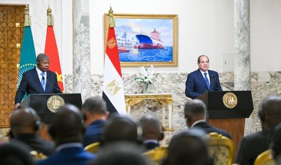 نشاط-مكثف-للرئيس-السيسى-خلال-النصف-الثانى-من-أبريل-(3) نشاط-مكثف-للرئيس-السيسى-خلال-النصف-الثانى-من-أبريل-(3)