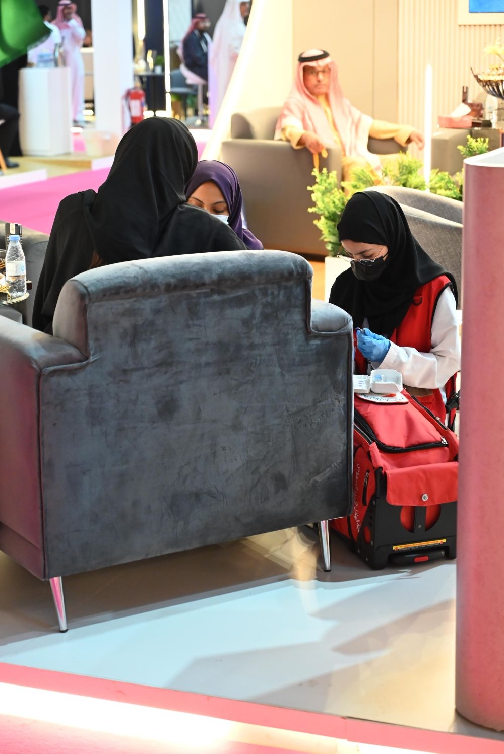 الهلال الأحمر بمكة.. 2762 متطوعًا يقدّمون أكثر من 16 ألف ساعة - اليوم