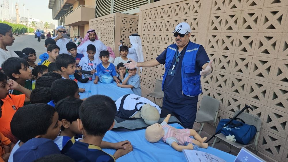 إنقاذ حياة ب 30 ضغطة.. مدرب يفصّل خطوات الإنعاش القلبي