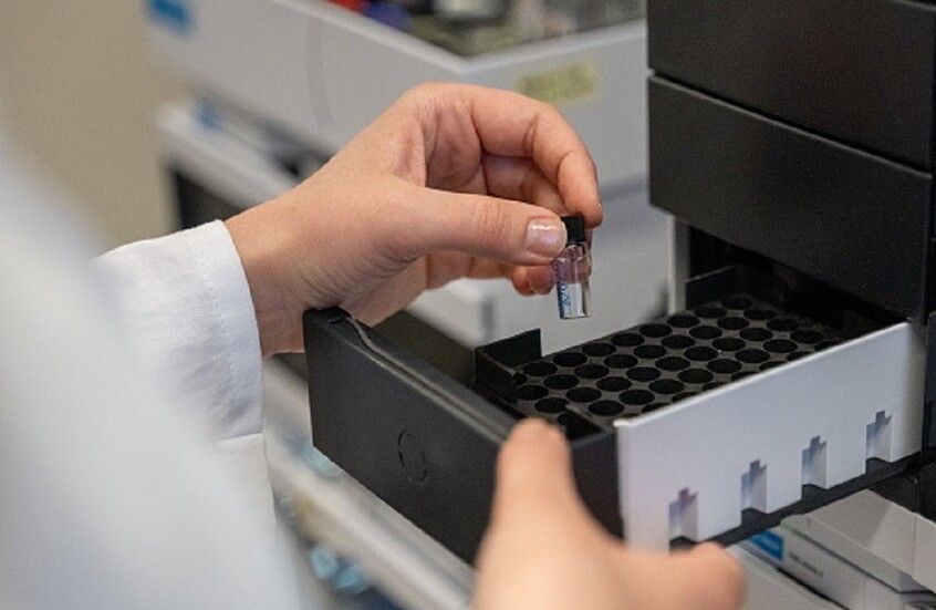 الإمارات.. الكشف عن مادة مخدرة جديدة وتوثيقها عالميا