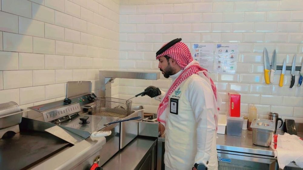 350 مخالفة و25 إنذارًا للمنشآت التجارية والصحية المخالفة في بقيق - اليوم