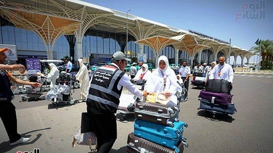 استقبال مهيب لحجاج القرعة في المدينة المنورة (12) استقبال مهيب لحجاج القرعة في المدينة المنورة (12)