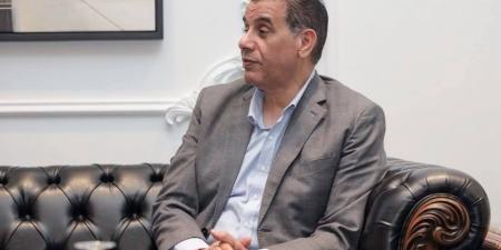 القطراني يناقش مع الدغاري والوزراء الملفات الخدمية وتطوير الخطاب الحكومي - اخبارك الان