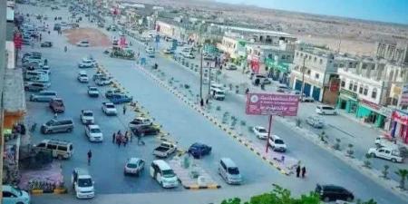 مسلح يقتل مواطنًا وسط مدينة عتق ويلوذ بالفرار - اخبارك الان