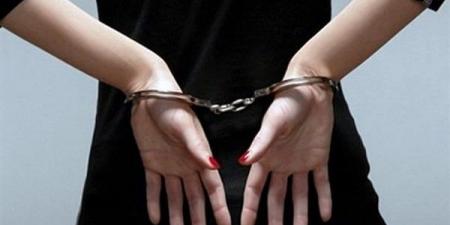 حبس ربة منزل وزوجها 4 أيام بتهمة قتل طفلتها في الفيوم - اخبارك الان