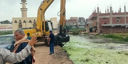 تطهير مصارف قرى دمياط من الحشائش والمخلفات  - اخبارك الان