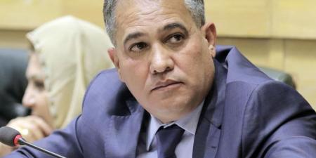 النائب الثاني لرئيس مجلس النواب يوجه مذكرة لرئيس الوزراء للتحقيق بتجاوزات ناطق "مياه العقبة" بحق "سرايا" - اخبارك الان