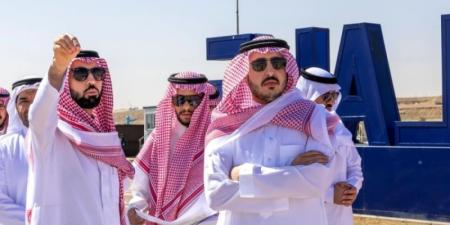 أمير الجوف يتفقد مشروع داون تاون ببحيرة دومة الجندل - اخبارك الان