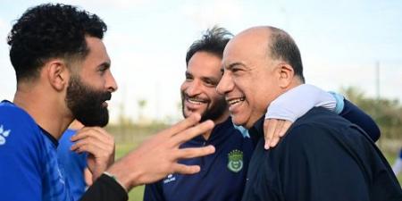 مصيلحى يؤازر لاعبى الاتحاد قبل مواجهة زد - اخبارك الان