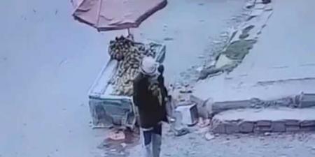 بالفيديو .. كاميرا مراقبة تنهي اتهامًا بالقتل في صنعاء وتكشف الحقيقة الصادمة! - اخبارك الان
