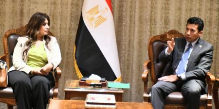 صبحى يبحث تعزيز الممارسات الخضراء في المنشآت الشبابية والرياضية - اخبارك الان