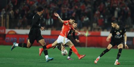 حرمان الأهلي المصري من جماهيره في مباراتين وإيقاف مدرب الزمالك  - اخبارك الان