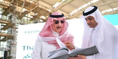 أمير جازان يتفقد سير العمل بمشروع مطار الملك عبدالله الدولي الجديد بجازان - اخبارك الان