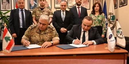 توقيع مذكرة تفاهم بين مركز البحوث والدراسات الاستراتيجية في الجيش واتحاد المصارف العربية - اخبارك الان