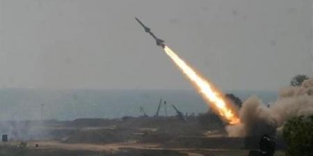 الحوثيون: استهدفنا مطار "بن غوريون" وهدفاً حيوياً بمنطقة تل أبيب - اخبارك الان