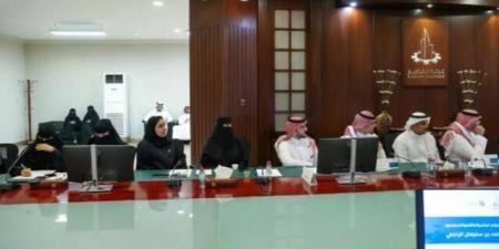 وزير الموارد البشرية يشهد توقيع 9 اتفاقيات تنموية بالقصيم - اخبارك الان