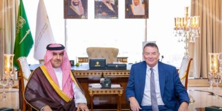 رئيس ديوان المحاسبة ورئيس محكمة المدققين بالاتحاد الأوروبي يبحثان سبل التعاون - اخبارك الان