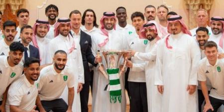 ولي العهد يستقبل وزير الرياضة ورئيس اتحاد كرة القدم ورئيس وأعضاء مجلس إدارة النادي الأهلي ولاعبي فريق كرة القدم بمناسبة تحقيقهم بطولة دوري أبطال آسيا للنخبة 2025 - اخبارك الان