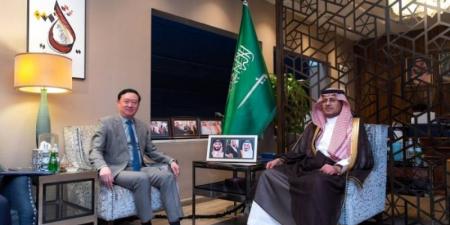 المنصوري وسفير الصين يناقشان المستجدات الإقليمية والدولية - اخبارك الان