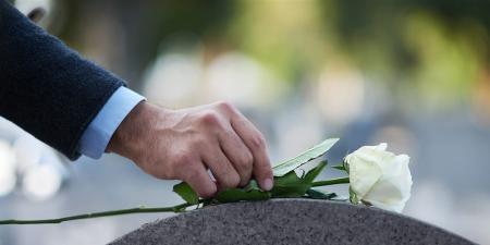 وفاة فنان شهير من دون معرفة الأسباب.. وهكذا أعلنت ابنته الخبر الحزين (صورة) - اخبارك الان