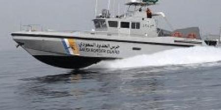حرس الحدود بمكة المكرمة يُنقذ 4 أشخاص بعد جنوح واسطتهم البحرية - اخبارك الان