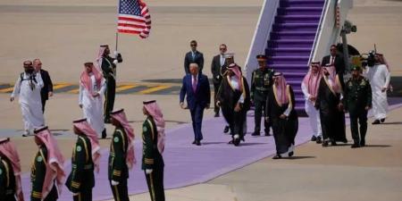 عاجل: الرئيس السوري أحمد الشرع يصل الرياض لمقابلة ترامب ومحمد بن سلمان - اخبارك الان