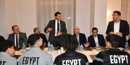 وزير الرياضة يدعم منتخب الشباب قبل مواجهة المغرب بكأس الأمم الإفريقية «صور» - اخبارك الان