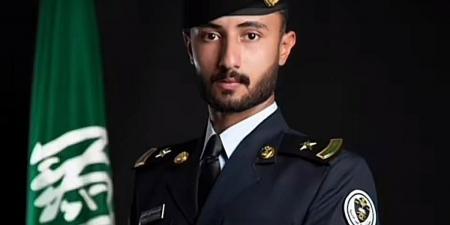 "الغامدي" يحتفل بتخرّجه برتبة ملازم - اخبارك الان