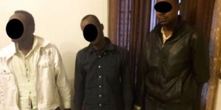 حبس 3 عاطلين سودانين قتلوا صديقهم فى مشاجرة بعين شمس - اخبارك الان